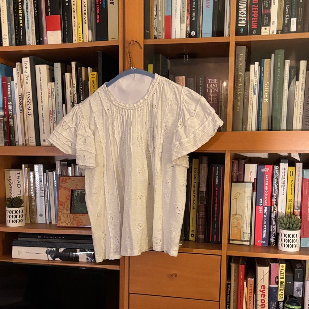 Women's White Eyelet Puff-Sleeve Blouse